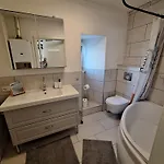 Modernes 3-zimmer-apartment Mit Top-anbindung In Daire Wuppertal