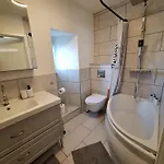 Modernes 3-zimmer-apartment Mit Top-anbindung In *