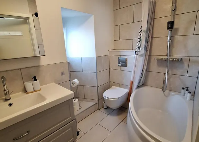 Modernes 3-zimmer-apartment Mit Top-anbindung In *